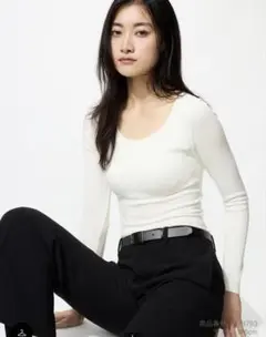 ユニクロ　極暖ヒートテックリブUネックブラTシャツ　ホワイト