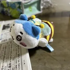 ちいかわ ハチさんマスコット（ハチワレ）　ぬいぐるみキーホルダー