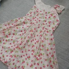 メゾピアノ　いちご柄ノースリーブワンピース