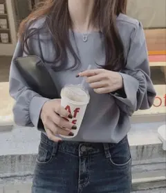 ギャザーボリューム袖ブラウスのサムネイル