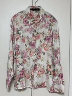 ZARA 花柄ブラウス　サイズLのサムネイル