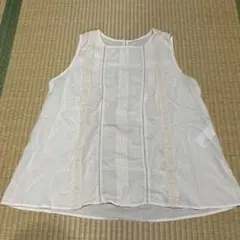 アイボリーノースリーブトップス