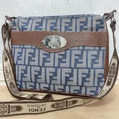 FENDI ズッカ デニム セレリア レザーショルダーバッグ ロゴプレート 金具
