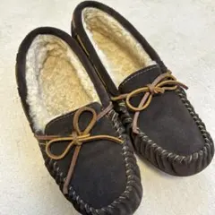 emuダークブラウン スエード モカシン