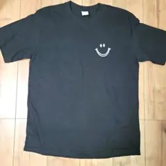 スマイルマーク 黒T、3XLと表示ありますがLサイズより少しだぼっとした感じ。