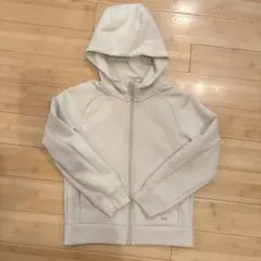 ユニクロ　ホワイトフルジップパーカー