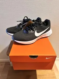 新品未開封 24cm ナイキ　レボリューション　ブラック　レディーススニーカー