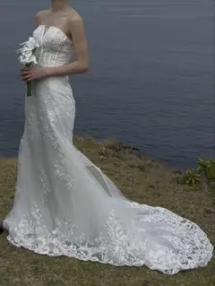 ストラップレス ホワイトウェディングドレス