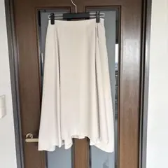 薄いベージュ（白に近いです）フレアロングスカート