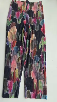PLEATS PLEASE 総柄 プリーツパンツのサムネイル