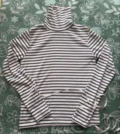 白✖️黒のボーダーのタートルネックTシャツ