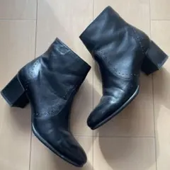 ショートブーツ　ウエスタンブーツ　ブラックブーツ　黒ブーツ　レザーブーツ