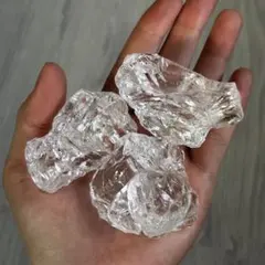値下げ中。　透明感抜群　ラフカット　クリスタル　水晶　原石　３個セット　213g