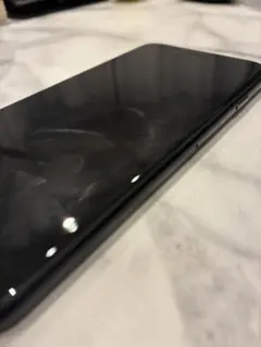 iPhone SE3 背面ひび割れあり