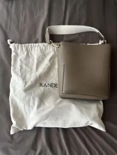 RANDEBOO ショルダーバッグ ベージュ 付け替えストラップ付