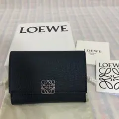 ロエベ アナグラム トライフォールドウォレット