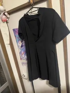 ブラック Vネック 半袖 トップス