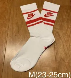 新品　ナイキ　M(22-25cm) エッセンシャル　クルーソックス 赤1足のサムネイル