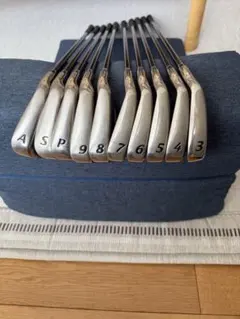 Wilson Staff Tab Ⅲアイアンセット 3-9, P, A ,Sのサムネイル