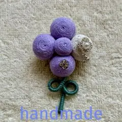 ハンドメイド　刺繍ブローチ　クローバー　ボンボンブローチ239