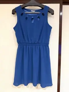 ブルーワンピース　ドレス　ミニワンピ　ベルトなし