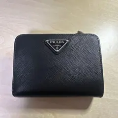PRADA サフィアーノレザーブラック 二つ折り財布