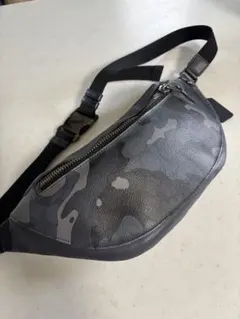 COACH ボディバッグ レザー PVC カモフラ シグネチャー　メンズ
