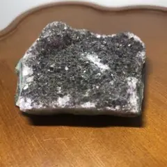 アメジストクラスター　グレーなむらさき色