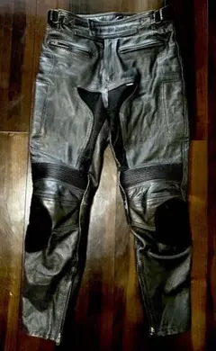 MOTO JEANS レザー調 パンツ パッド4点付 光沢 ブラック - メルカリ