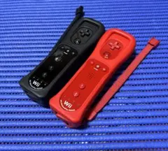 wiiリモコンプラス 限定レッド＆ブラックカバーストラップ付清掃・除菌済みセット