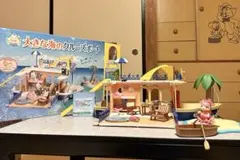 大きな海のクルーズボート&三輪車