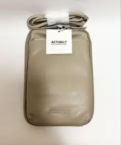 【新品・未使用】ACTUALLY スマホショルダーバッグ ベージュ　タグ付きのサムネイル