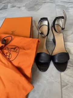 HERMES エルメス アンクルストラップ サンダル ブラックのサムネイル