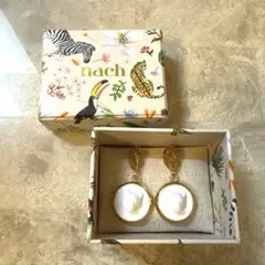 nach ナッシュ 猫モチーフ フープピアス 両耳用 - メルカリ