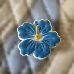 ハワイ　クロックスのジビッツチャーム ブルーハイビスカスのサムネイル