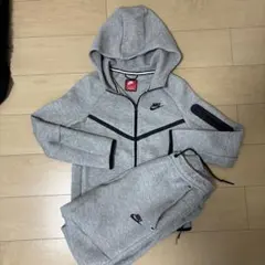 UKサイズ　ナイキ　テックフリース　セットアップ　最新モデル