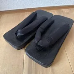 黒い木製下駄 滑り止め付き　M