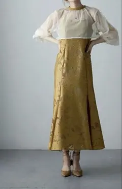 袖付きドレス　ゴールド　結婚式参列
