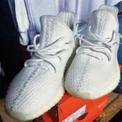 yeezy boost 350 V2 triple white