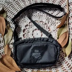 kiu ショルダーバッグ