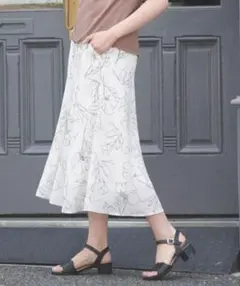 マジェスティックレゴン ワントーンフラワースカート(ベルト無し)のサムネイル