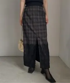 【美品】MEDI LACE DOCKING CHECK TIGHT SKIRTのサムネイル