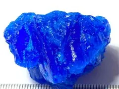 【人工鉱物】小さな胆礬 カルカンサイト・2－10・約26g（鉱物標本）