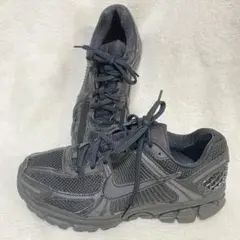 Nike ナイキ ズーム ボメロ 5 トリプルブラック　スニーカー　25cmのサムネイル