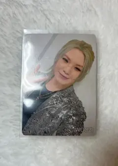 SEVENTEEN  W会員特典 
トレカ トレーディングカード
ウジ