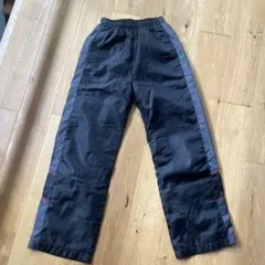 ブラックパンツ サイド赤ライン