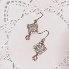 LTローズシャネルストーンクリスタルひし形ピアス