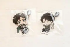 進撃の巨人　リヴァイ　エレン　アクリルキーホルダー