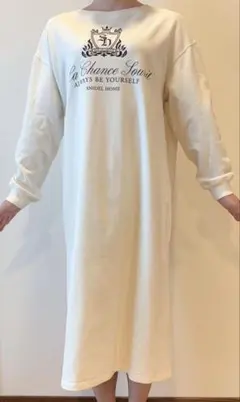 スナイデルホーム エンブレムロゴ ルームウェア ワンピース アイボリー