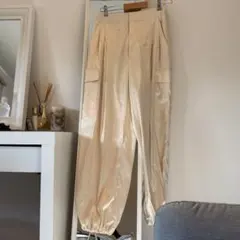 LOUNIE ルーニィ サテンカーゴパンツ ベージュ 美品 - メルカリ